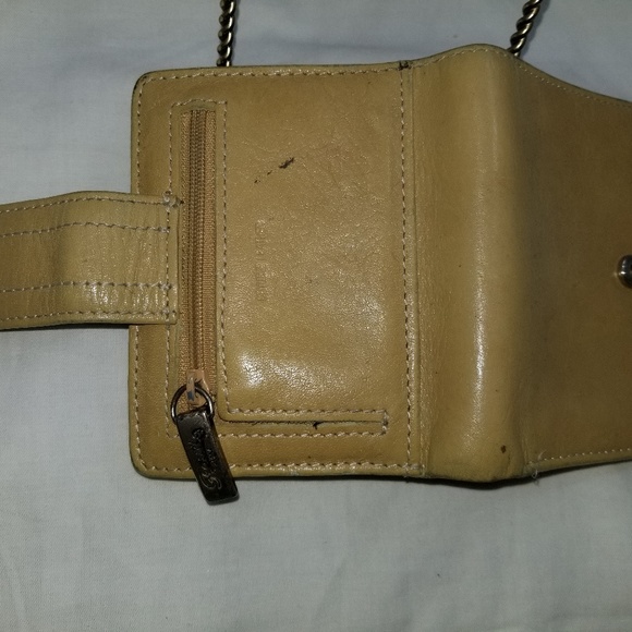 a9,474 Fossil Yellow Leather Wallet - Picture 2 of 6